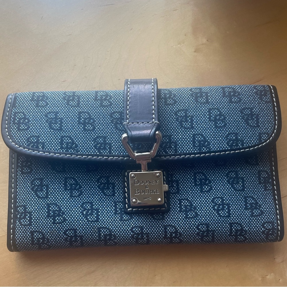 Dooney & Bourke Denim Logo Contentital Wallet - Picture 8 of 13
